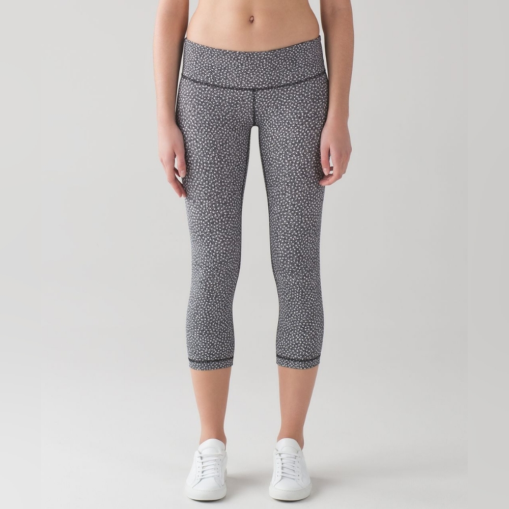 🌈Lululemon Wunder Under Crop III (Full-On Luxtreme 21") Frozen Fizz White
